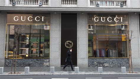 article on why gucci should not be in cheap stores|gucci luxury market.